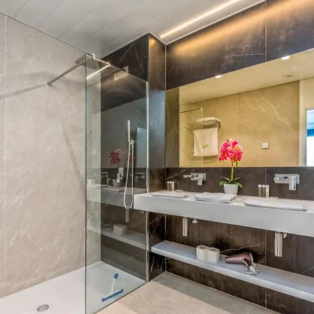Apartamento Vivi Homes - Dali Pool, Sauna, Gym & Sea View