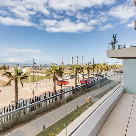 Apartamento Vivi Homes - Dali Pool, Sauna, Gym & Sea View