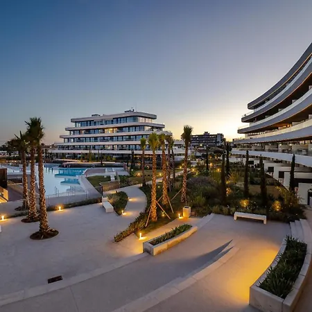 Apartmán Vivi Homes - Dali Pool, Sauna, Gym & Sea View