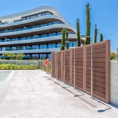 Apartmán Vivi Homes - Dali Pool, Sauna, Gym & Sea View *