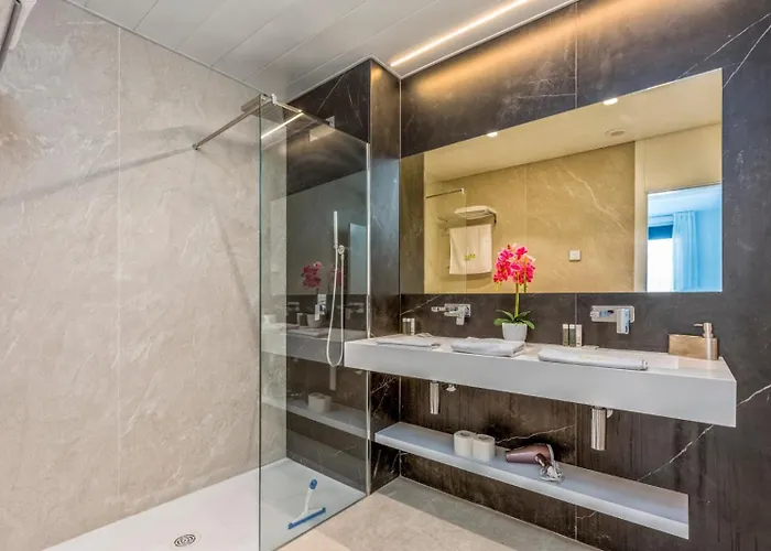 Apartamento Vivi Homes - Dali Pool, Sauna, Gym&sea View